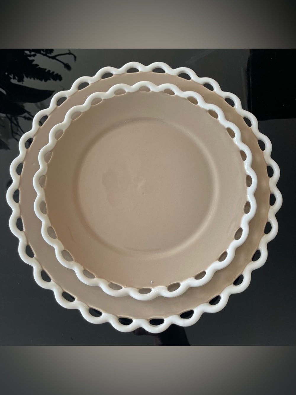 Anthropologie sasha 11” dinner plate scalloped fringe Neutral / white set of 4 - Picture 8 of 8